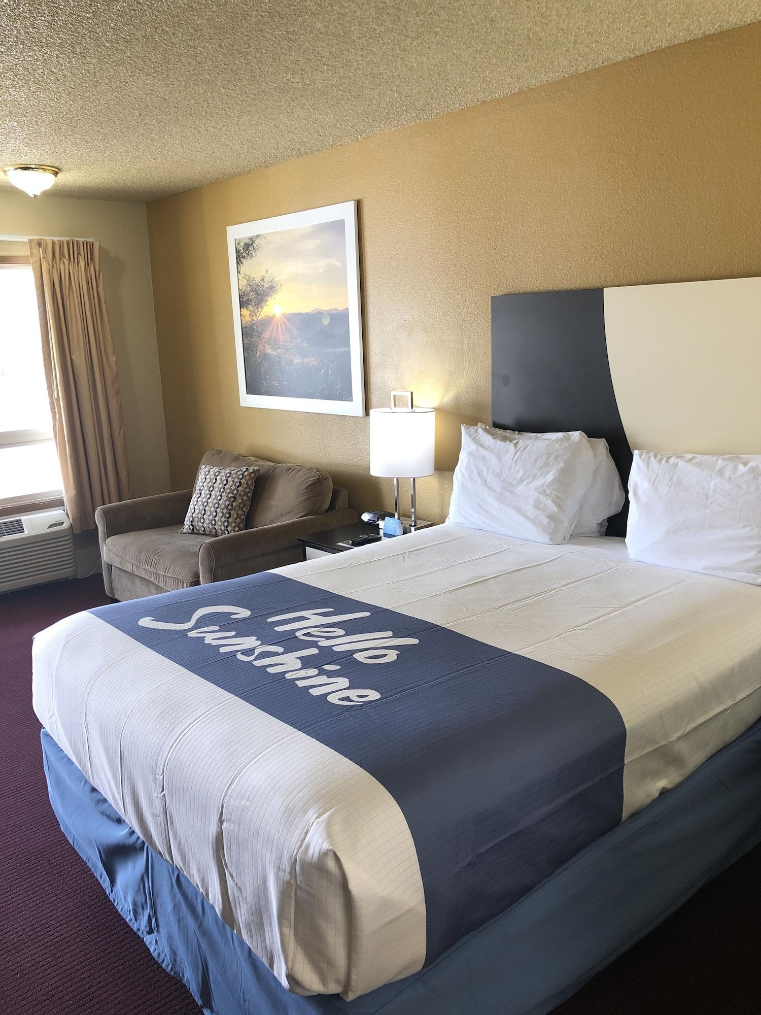 Days Inn By Wyndham Bend Exterior photo