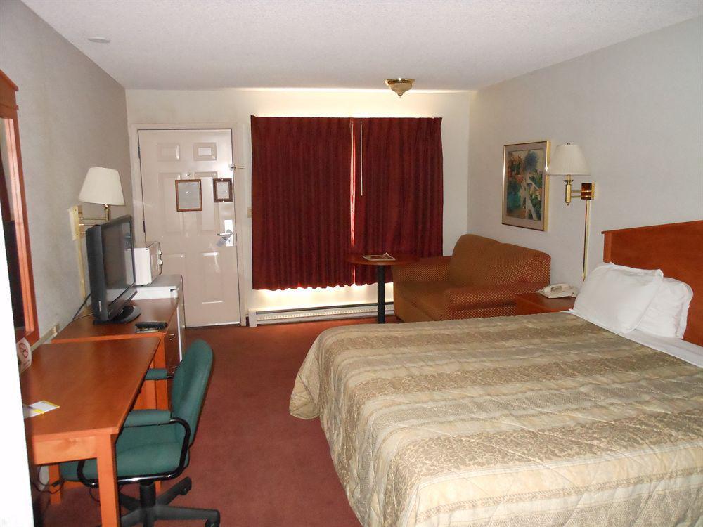 Days Inn By Wyndham Bend Exterior photo